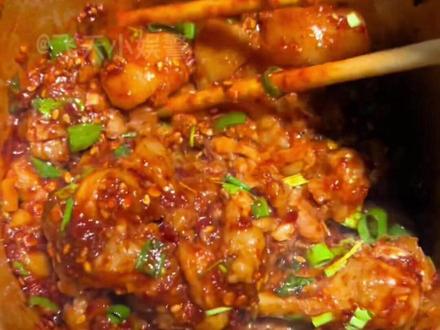 看完真纯馋啊纯馋啊! #蹄花 #美食 #馋 素材来源@小陆-佰客屋哈尔滨店 @优雅的张(卷门永存) )