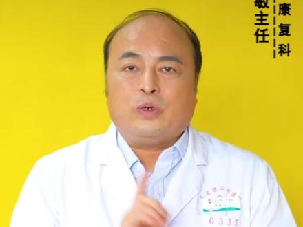 2岁2个月,和哥哥捡知了壳,蝉蜕煮汤喝