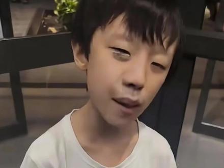 赛博人物志第89期,龙小兰#人物志 #龙小兰 #抽象