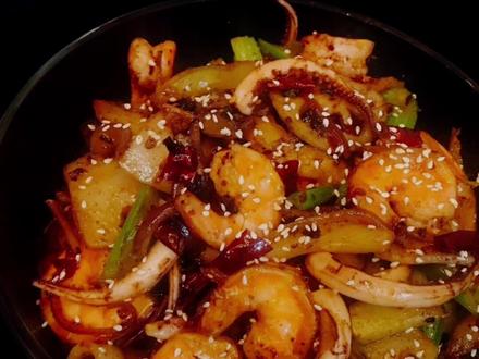 这个侠客长得有点像鱿鱼😂😂#侠客logo设计#烤串logo#鱿鱼logo设计#商标设计