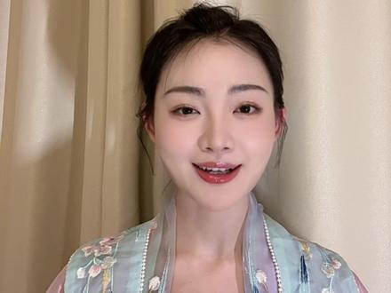 分清服饰历史源流,汉族送考穿搭可选宋明传承的汉家马面裙#高考送考 #马面裙 #旗袍