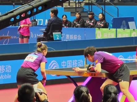 十五运会乒乓球混双半决赛,林高远/刘诗雯vs王艺迪/袁励岑。第一视角感受现场的紧张激烈#诗与远方 #林高远刘诗雯vs袁励岑王艺迪