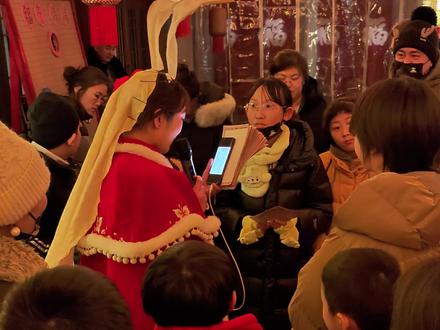 脑筋急转弯“什么线剪不断” 上期答案:人山人海#NPC互动#脑筋急转弯#黑风关古镇 #乡村爱情来黑风关过大年 #黑风关春节大庙会