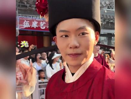 鲜衣怒马状元王谁人不识痞帅郎,小痞孩coke闯入古风赛道 #coke #万岁山 #小痞孩 #我痞吗
