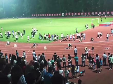 北京体育大学校运会男子4乘100米接力决赛!田径之家教练在第三道第一棒!#田径 #体育 #北京体育大学
