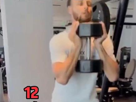 篮球运动员来试试高脚杯深蹲吧,不仅提升腿部力量,还能纠正深蹲姿势。#功能训练郭子仪 #下肢力量 #库里 #nba季后赛 #篮球