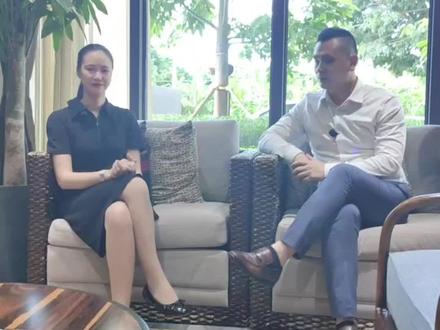 咬嘴唇说明他在暗示什么呢?#公司日常 #咬嘴唇 #公司日常 #情感藏在细节 #正能量短剧