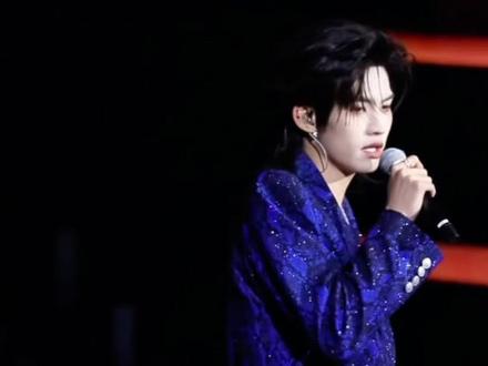 一个魅魔一个超模!#云旗#郝熠然
你们俩是怎么那么厉害居然能撬动我们这些不追星的人,才几个月就敢跑去国外开演唱会,太牛了!#向全世界安利我的cp云熠
我已经不知道用什么美好语言来形容你们了!#云熠星河 #神级现场