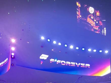 #f4上海演唱会 第三场,座无虚席