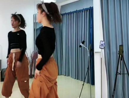 #忘情森巴舞 四个方向循环跳#背面分解