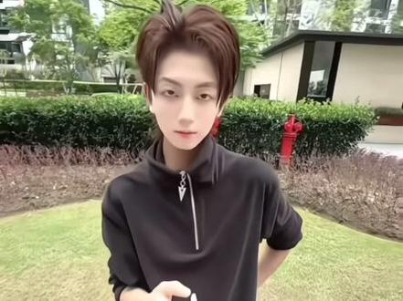 #琦少 琦少的蜜桃臀