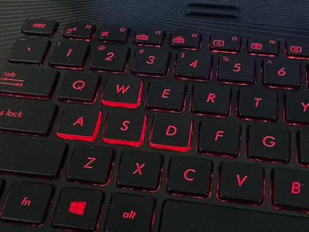 收了台飞行堡垒、键盘灯不亮、教大家一个好的方法#电脑知识 #电脑小技巧