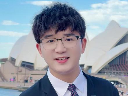 五福临门是哪五福? 诸君,你知道这“福”字,到底应该正着贴,还是倒着贴?进入腊月了,很多人家就等着烧头香、抢头福。2026年的“集福”又有了新玩法,支付宝联合18大IP齐发福啦!春到人间福先至,过年讨的就是这份早来的福气。诸君,衣食无忧,福气满满。#集五福 #五福临门 #腊月 #治愈 #春节