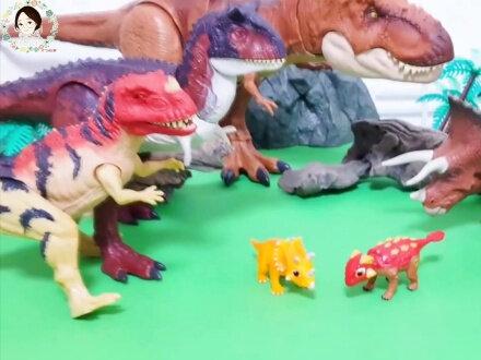 恐龙宝宝遭受攻击,恐龙妈妈无力救援,霸王龙赶来打败坏蛋