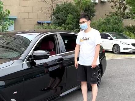 你知道你的宝马有几种一键升窗方式?带无钥匙进入系统的多一种解锁方式哦。第三种解锁bmw新姿势。#bmw #宝马刷隐藏 #一键升窗 #宝马小知识 #抖音汽车