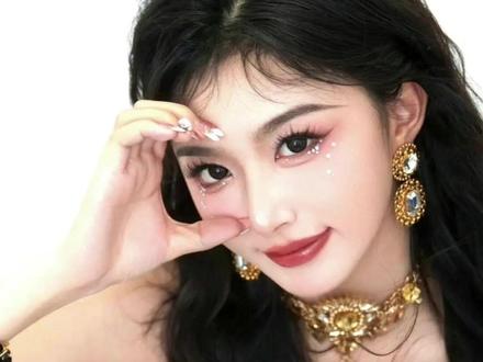 孔雪儿,有属于自己的伞下出神图定律 #孔雪儿 #演员 #神图 #颜值 #昭阳公主