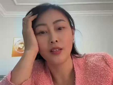 流量是一阵风吹得起呆呆,
也吹得起倒墙头草,