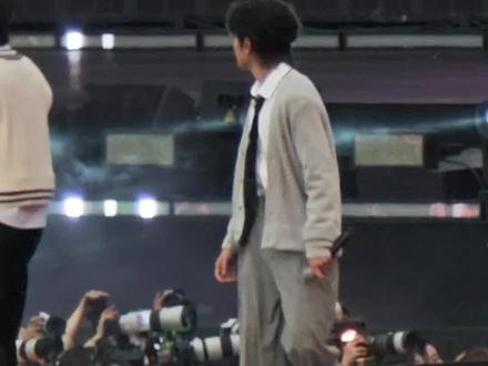 恩仔看见了我们的长灯牌,子墨宝宝是超级好的宝宝 子墨你也磕橹穆吗#橹穆 #枳妹 #新音