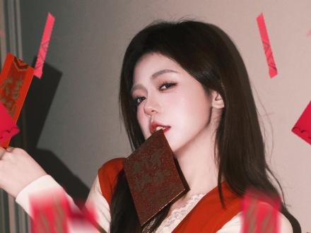 诡秘❗️0成本在家就能拍的红包三刀流❗️ #红包三刀流 #三刀流拍照 #新年氛围感拍照 #红包拍照 #我要验牌