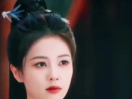 《唐宫奇案》迎来最终结局,主角李佩仪长达十五年的执念终于了结,成功完成复仇。九岁那年遭遇的家族变故,成为她多年来难以放下的伤痛,她始终为查清真相、惩治真凶奔走,一步步接近当年灭门案的核心。#历史冷知识 #每天学点法律知识 #全球冷知识 #那些年我们追过的剧 #配音秀