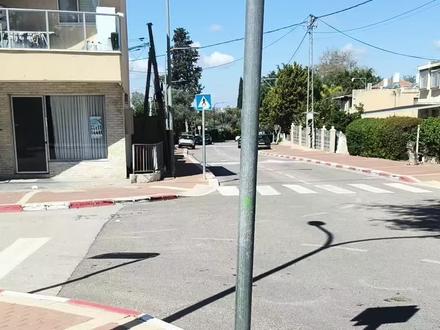 伊朗发出警告,对以色列毁灭性打击,中东局势失控,这次真的完蛋了,开始停水又停电了