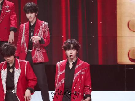 所有人来品鉴!
这个舞台夯爆了!!!
#张函瑞 #荣耀之战 #张函瑞进行曲 #TF家族四代 #闭嘴跳舞