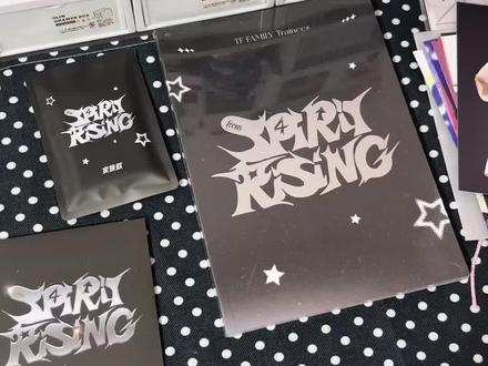 怎么整上黑白高级风了 |肆意少年家族款开箱#tf家族四代 #明星周边 #开箱 #今天你开箱了吗 #fyp @抖音小助手