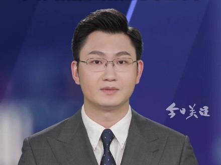 今天起,国内燃油附加费上调。(央视新闻)