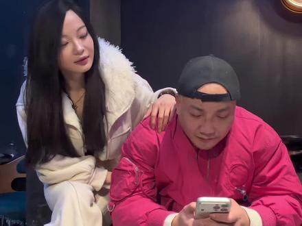 你的前任咋的了? @牛头梗 #热门 #抖音助手 #剧情 #演绎 #搞笑