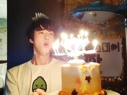 #防弹少年团 #金硕珍 是我们珍珍带火的莲花蜡烛#我独自生活 #李恩智