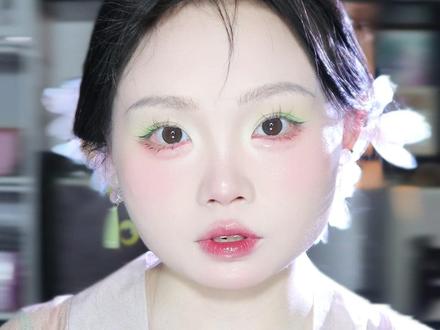所以,你也觉得东施可笑吗? #化妆唠嗑 #girlstalk #化妆聊天 #东施效颦 #春日妆造