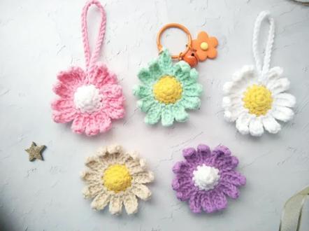 小雏菊挂件教程1#手工编织 #从零开始学钩针 @抖音小助手