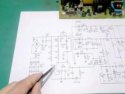 特殊结构的电动车充电器TOP247Y芯片的引脚功能和应用原理图二