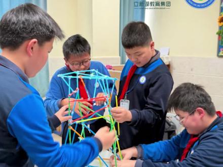 给未来设计师打Call!
从一根吸管到一座塔台,
属于六年级的“建筑奇迹”✨
#立新湖外国语学校 #六年级科学 #课堂实拍 #小学 #小小工程师