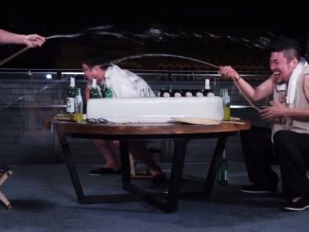 一根皮管儿自制水枪,威力无边回忆满满! #夏天来了 @抖音小助手