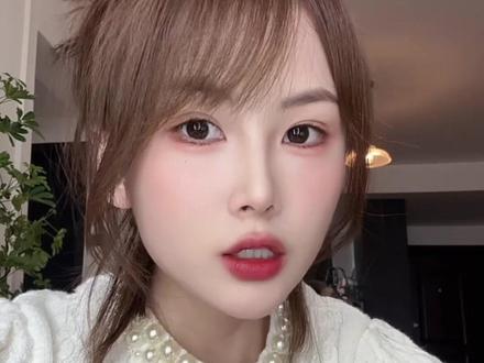 跟皮肤很差的对象kiss真的会让你也变丑!#变美 #烂脸