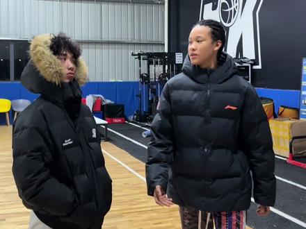 康莉亚vs日本球员 #抖音球局计划
#康莉亚vs日本球员 #康莉亚小金二番战 #康莉亚 @天生(控卫) #篮球