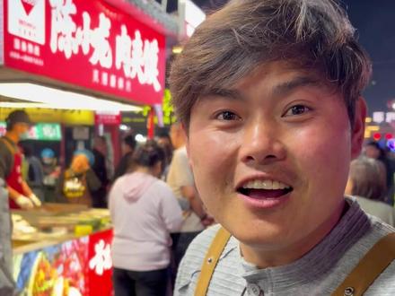 夜市的同行都成我的回头客了 #餐饮 #小吃 #摆摊