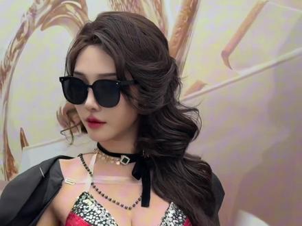 摇姐还是太权威了 #走路摇zly #霸气女王范