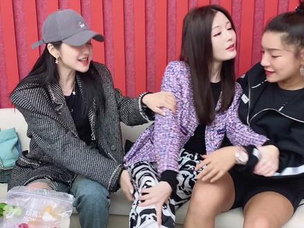 @江映蓉 @刘烨懂小姐 你们就作吧~#二郎腿的危害#乘风破浪的姐姐