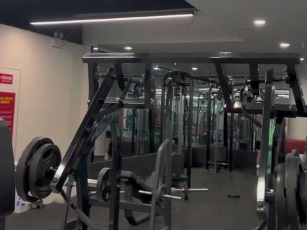 去健身房还在只盯着跑步机吗?本期视频教你,单个器械如何练到位!#日常训练 #篮球 #杠铃 #爱可赛体育