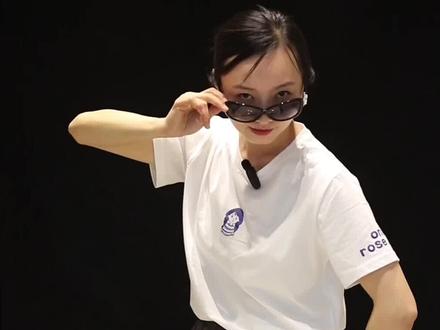 讲故事比赛获奖作品《谁最美》
#丹丹老师讲故事 #少儿语言表演 #儿童故事表演 #幼儿教师技能 #幼儿园讲故事 #幼儿园故事比赛