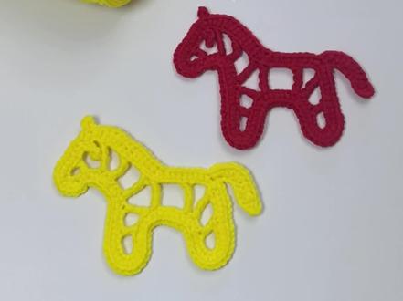 🐎🐎剪纸窗花小马钩织视频教程
🧶: 4股线
🪡:1.8mm
感谢 烤个地瓜 📖分享
#手工钩织 #钩织视频教程#钩织小马 #小马窗花 #马年钩织