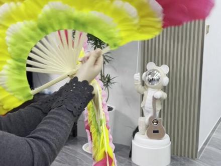 方法会了,只剩练了~ #牡丹花扇 #转扇子 #转花扇 #广场舞 #舞蹈扇