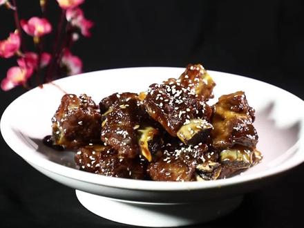川菜传统糖醋排骨做法,肉质酥香不柴,糖醋味浓郁!#泸州老窖白瓶
