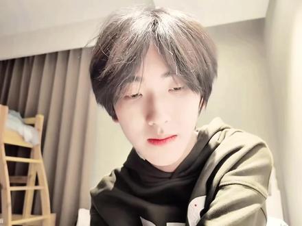 架子鼓是贝斯手唯一的心跳
你也是我唯一的心跳#奇文 #奇文cp