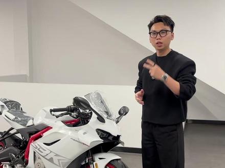 最新上市的凯越450rr曼岛二代,跟老款有什么变化,来看看! #凯越 #凯越450rr #450rr曼岛 #机车 #二手摩托车