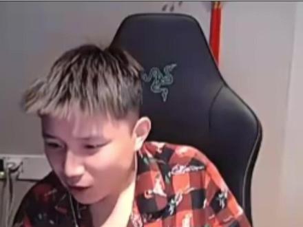 DANK1NG看猎鹰赛后数据,怒喷教练zonic, niko和monesy也是拉完了#DANKING #niko #m0nesy #csgo #猎鹰