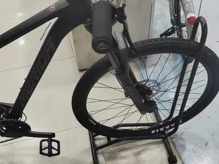 美利达挑战者300
简约内走线·硬朗桶轴·顺滑变速
城市穿梭自由,山野从容穿越
每一次出发,都是热爱与自由
#山地车#骑行治愈一切 #美利达挑战者300
#美利达红旗东街文苑店