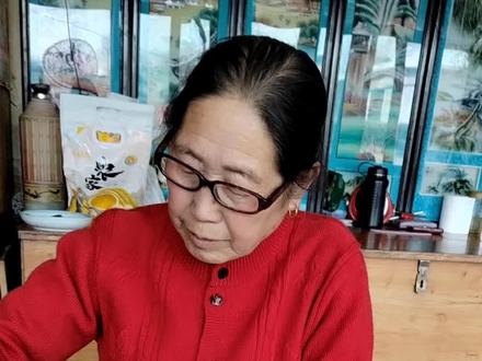 杏仁粥是东北乡村的一种传统吃食,用苦杏仁,小米,豆角一起熬制!制作注意事项:1泡杏仁的水不能食用;2要扬到杏仁没有苦味为止;3必须放豆角!#新农人计划2023 #东北美食#杏仁粥